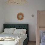 Top Floor Beach Apartment In Golem Albania With Private Rooftop Sleeps 8 To 10 Appartement Golem (Tirana)