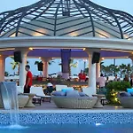 Appartement Top Floor Beach Apartment In Golem Albania With Private Rooftop Sleeps 8 To 10 Golem (Tirana)