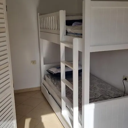 Lägenhet Floor In Albania With Private Rooftop Sleeps 8 To 10 Golem (Tirana)