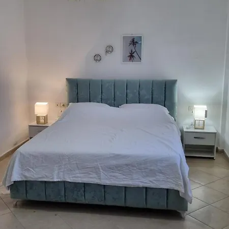 Floor In Albania With Private Rooftop Sleeps 8 To 10 Golem (Tirana)