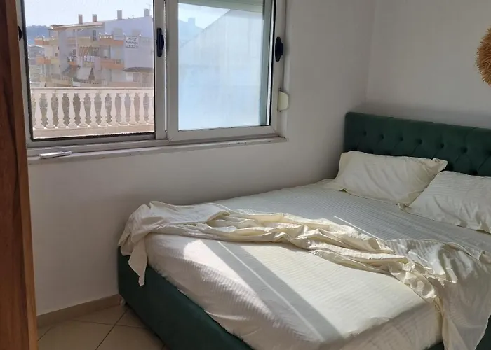 Flower Roof Private Terrace * Golem (Tirana)