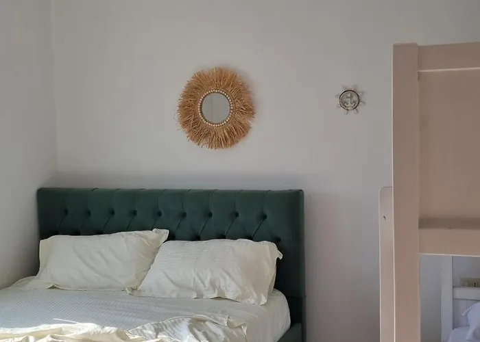 Flower Roof Private Terrace Appartamento Golem (Tirana)