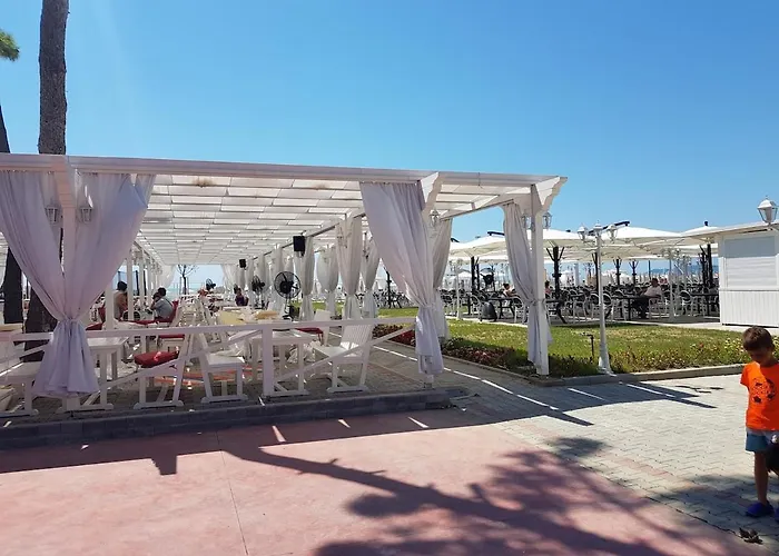 Flower Roof Private Terrace * Golem (Tirana)