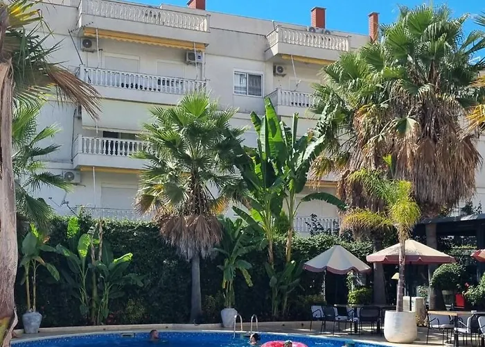 Flower Roof Private Terrace Golem (Tirana)