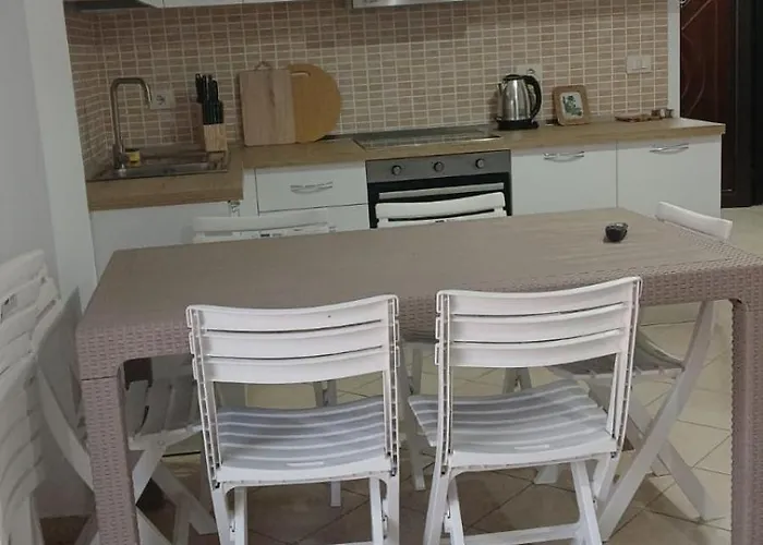 Apartamento Flower Roof Private Terrace Golem (Tirana)